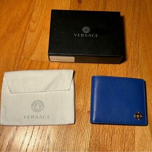 Versace Royal Blue Medusa Embossed Bifold Wallet, Brand New 🔥